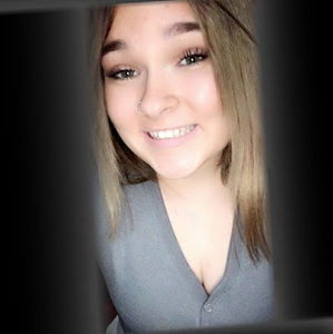 Meet your Posher, Chloe